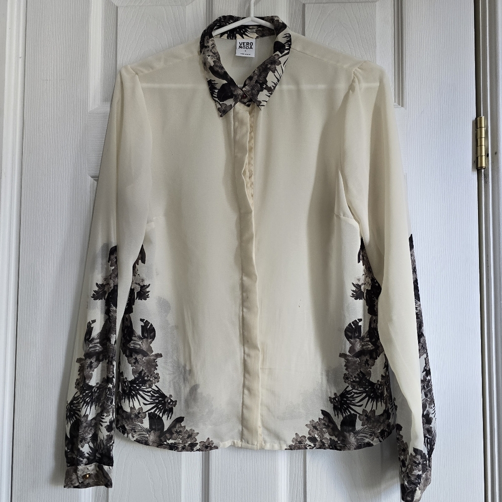 🌷Sheer cream blouse with tattoo effect pattern